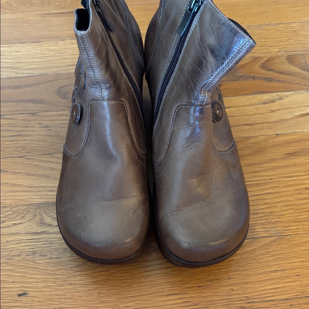 Brown Leather Ankle Boots Jafa made in Israel 37/7